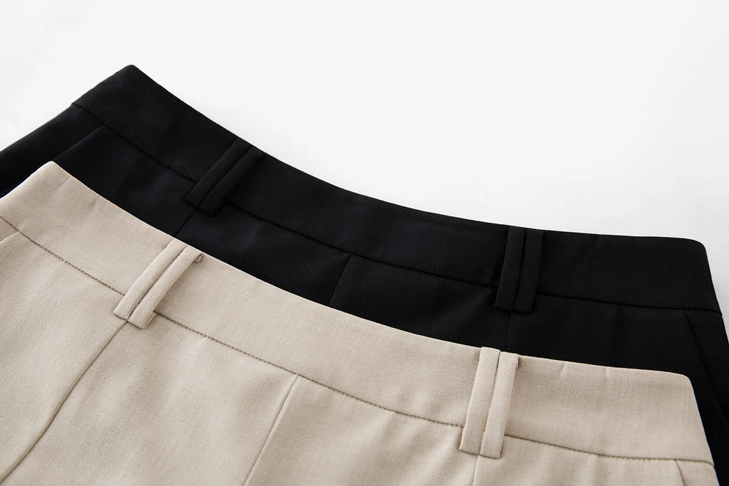 ZIQIAO Minimalist Style Old Money Simple Short Skirt Shorts Women 2025 Summer New High Waist Slim Casual Shorts 25ZQ92105