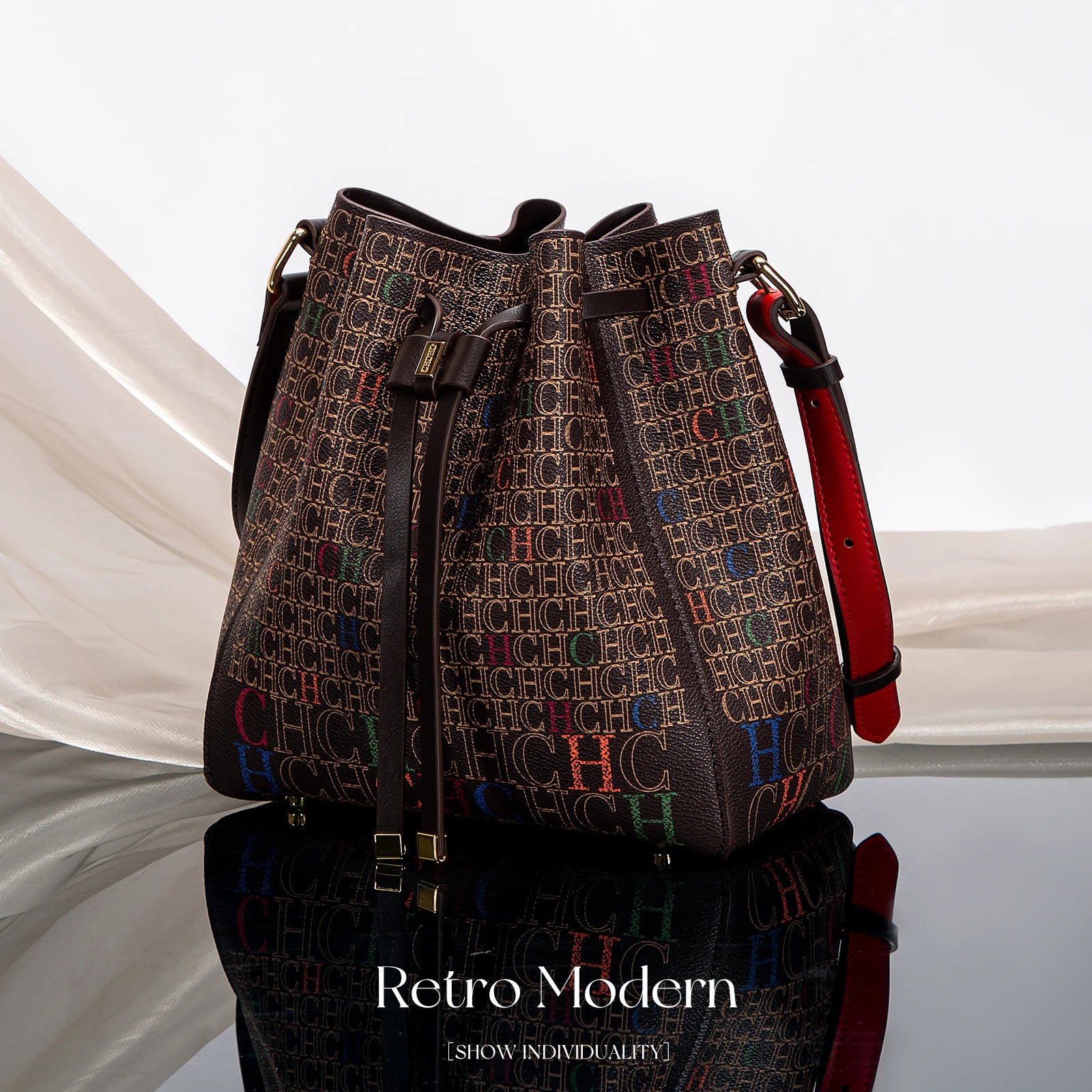 Timeless elegance meets everyday style.
This luxury classic handbag is your perfect companion — chic, durable, and spacious.
Turn heads wherever you go.