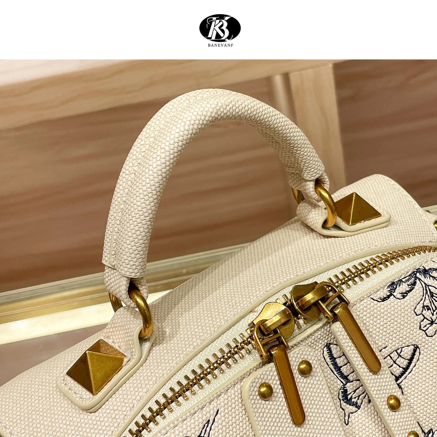Ladies Embroidery Handbag Fashion Hundred Crossbody Bag Wealthy Popular Shoulder Bag Boston Bag Pillow Shape PU Material