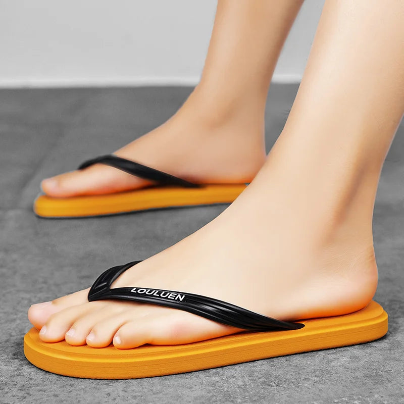 New men's flip flops with soft sole, comfortable, open toe flip flops for indoor and outdoor walks, summer beach flip flops for